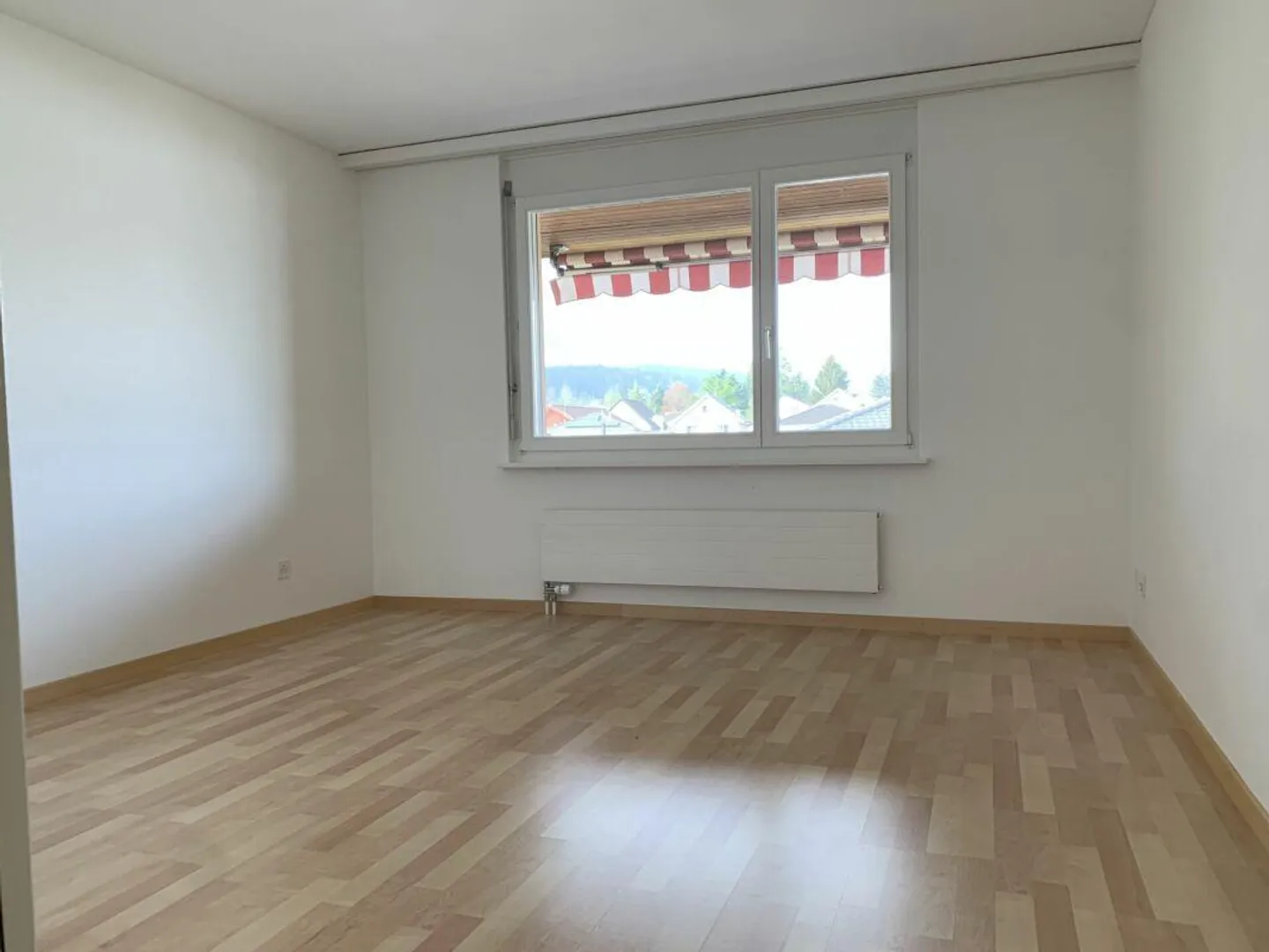 Appartement spacieux et lumineux dans un emplacement ensoleillé et calme - Photo 6 sur 7