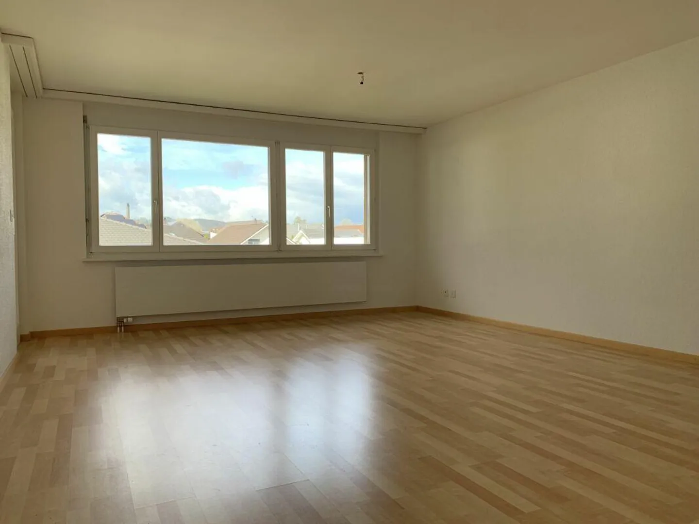 Appartement spacieux et lumineux dans un emplacement ensoleillé et calme - Photo 7 sur 7