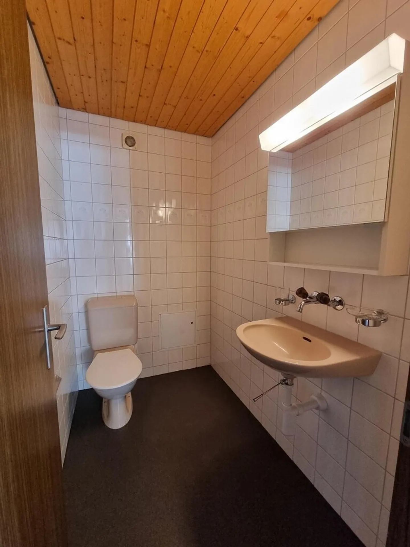 Your Apartment - Your Paradise! - Photo 11 of 12