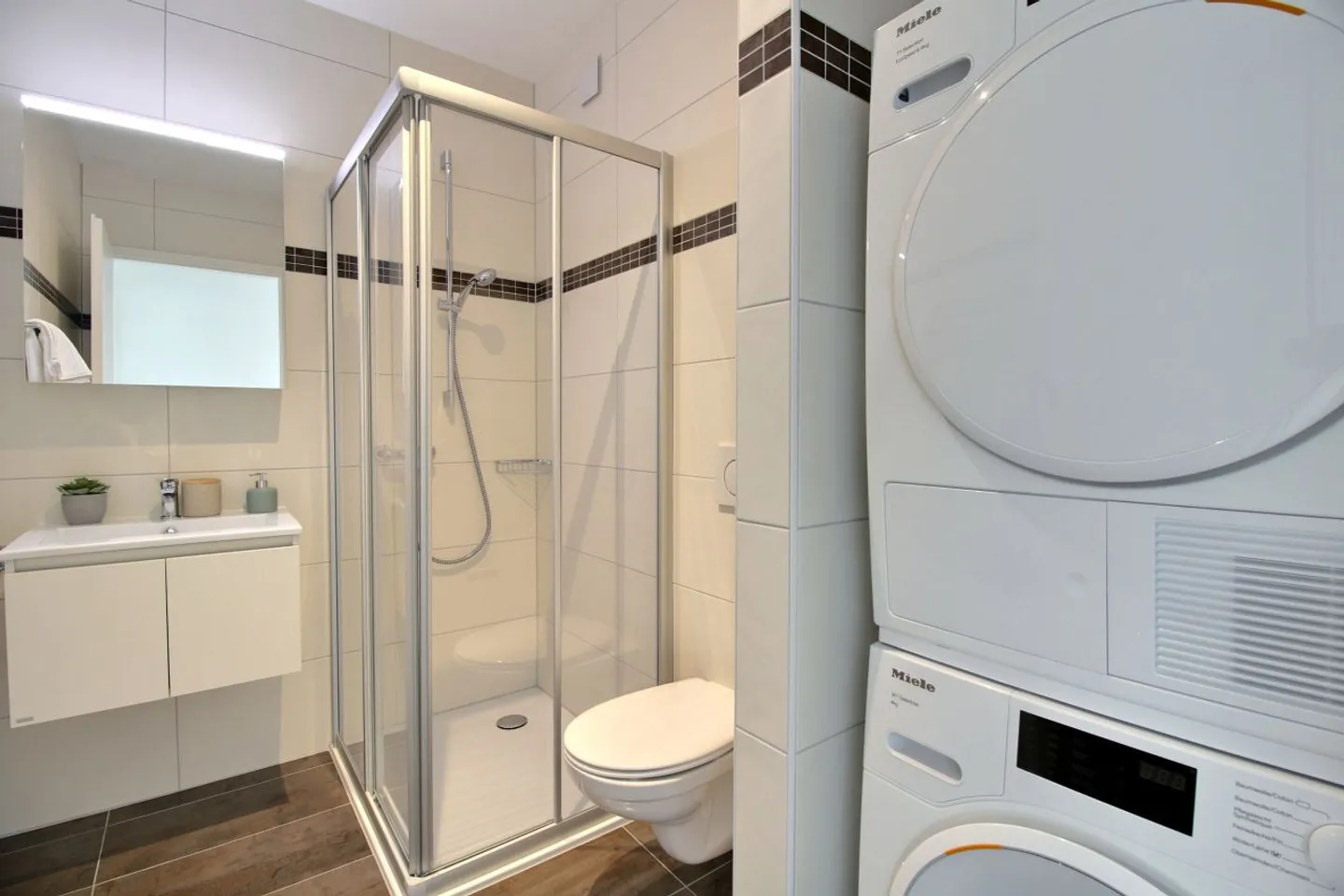 Modern Duplex Apartment in Marly - Photo 10 of 13