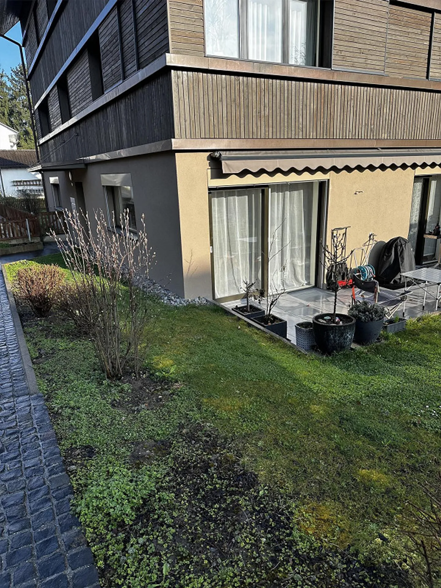 Bell'appartamento con giardino a Fällanden - Foto 1 di 6