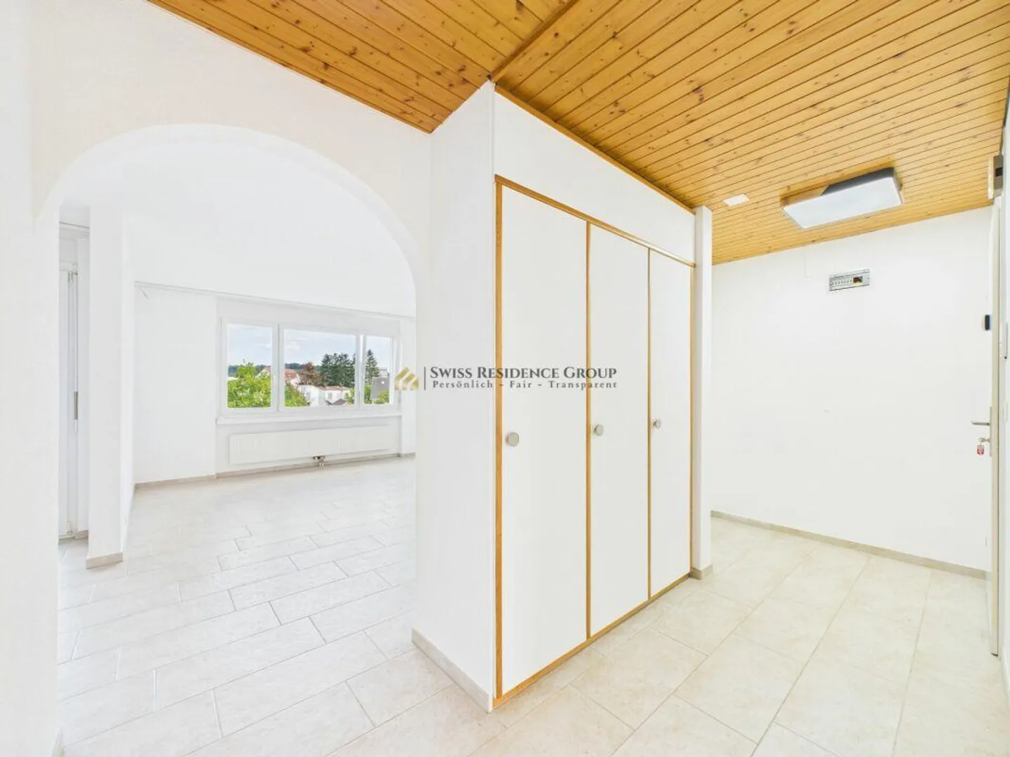 Attractive 4.5-room apartment with balcony and top connection - Photo 2 of 11