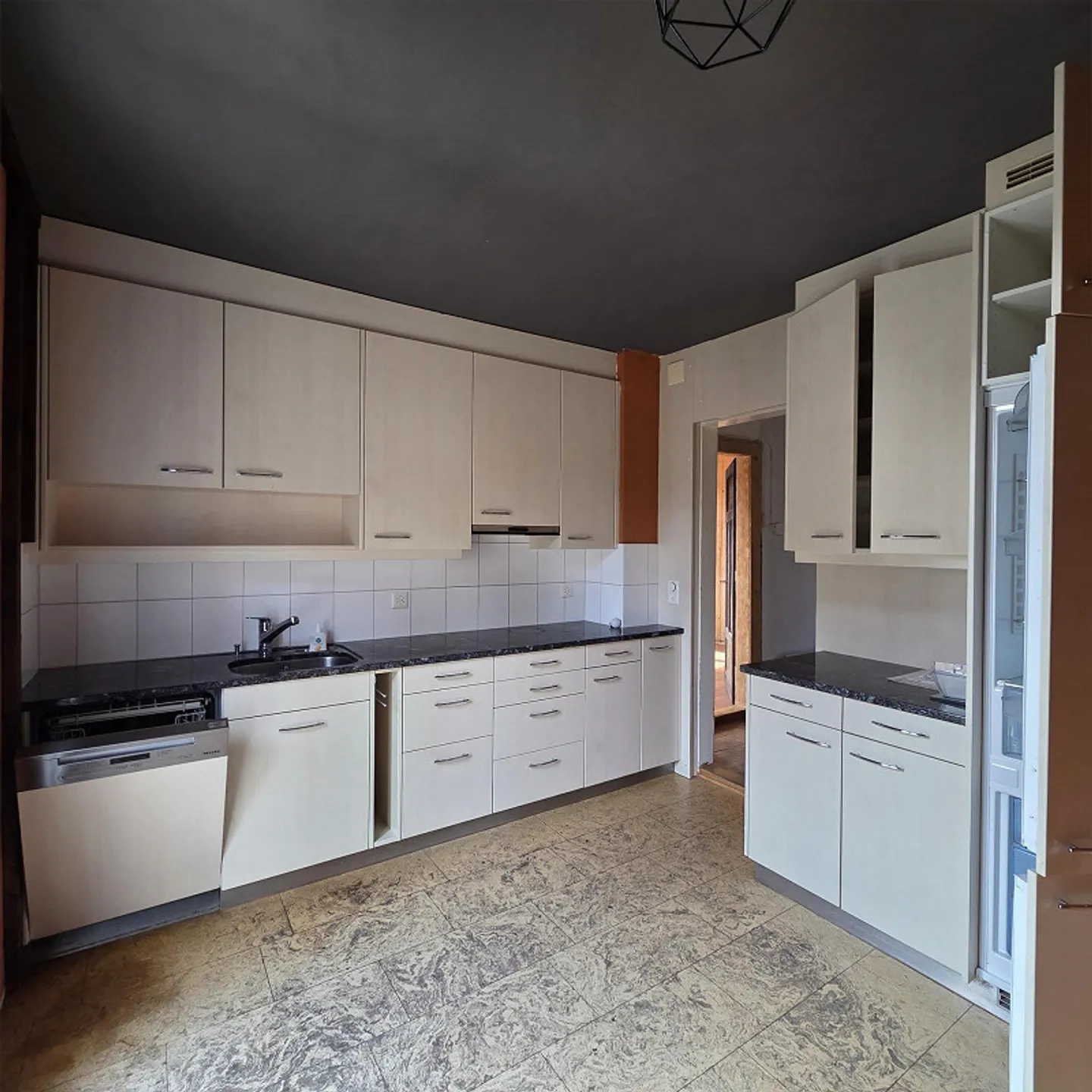 1,073m2 Attractive Building Land with Beautiful View in Bolligen - Photo 5 of 7