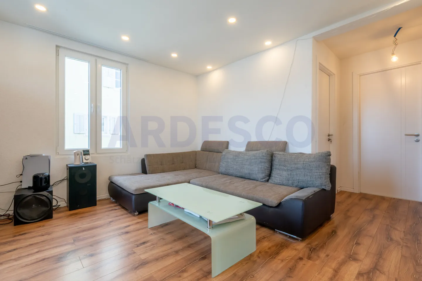 Charming 3.5-Room Apartment - Photo 2 of 7