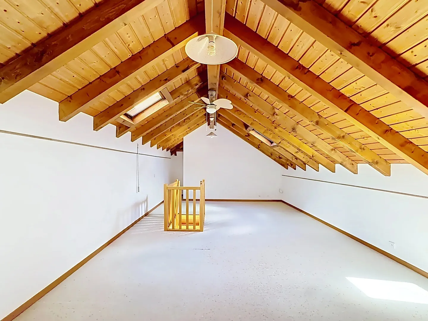 Appartement spacieux avec grenier - Photo 9 sur 11