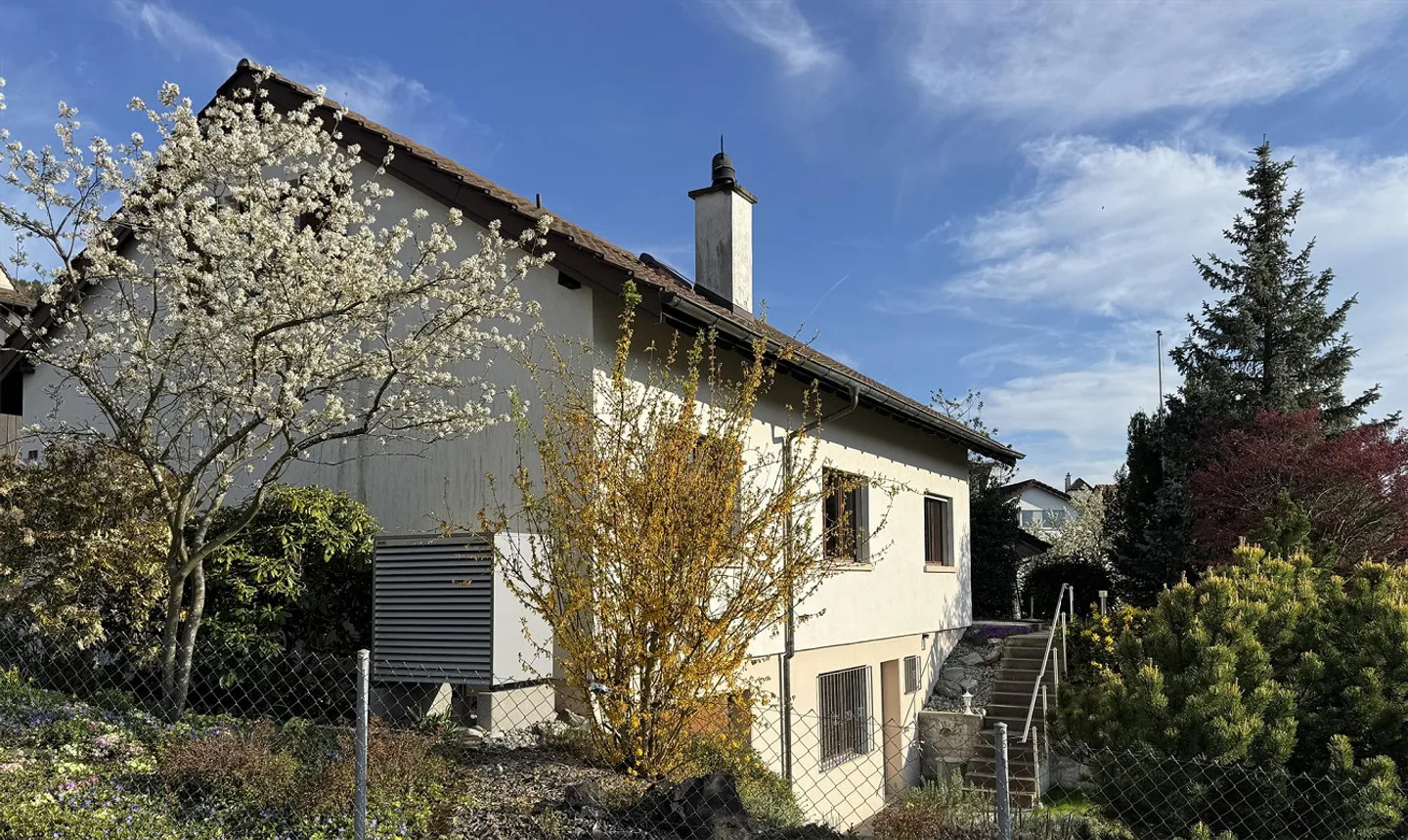 Detached Family House with Garden - Ideal for Families - Photo 4 of 23