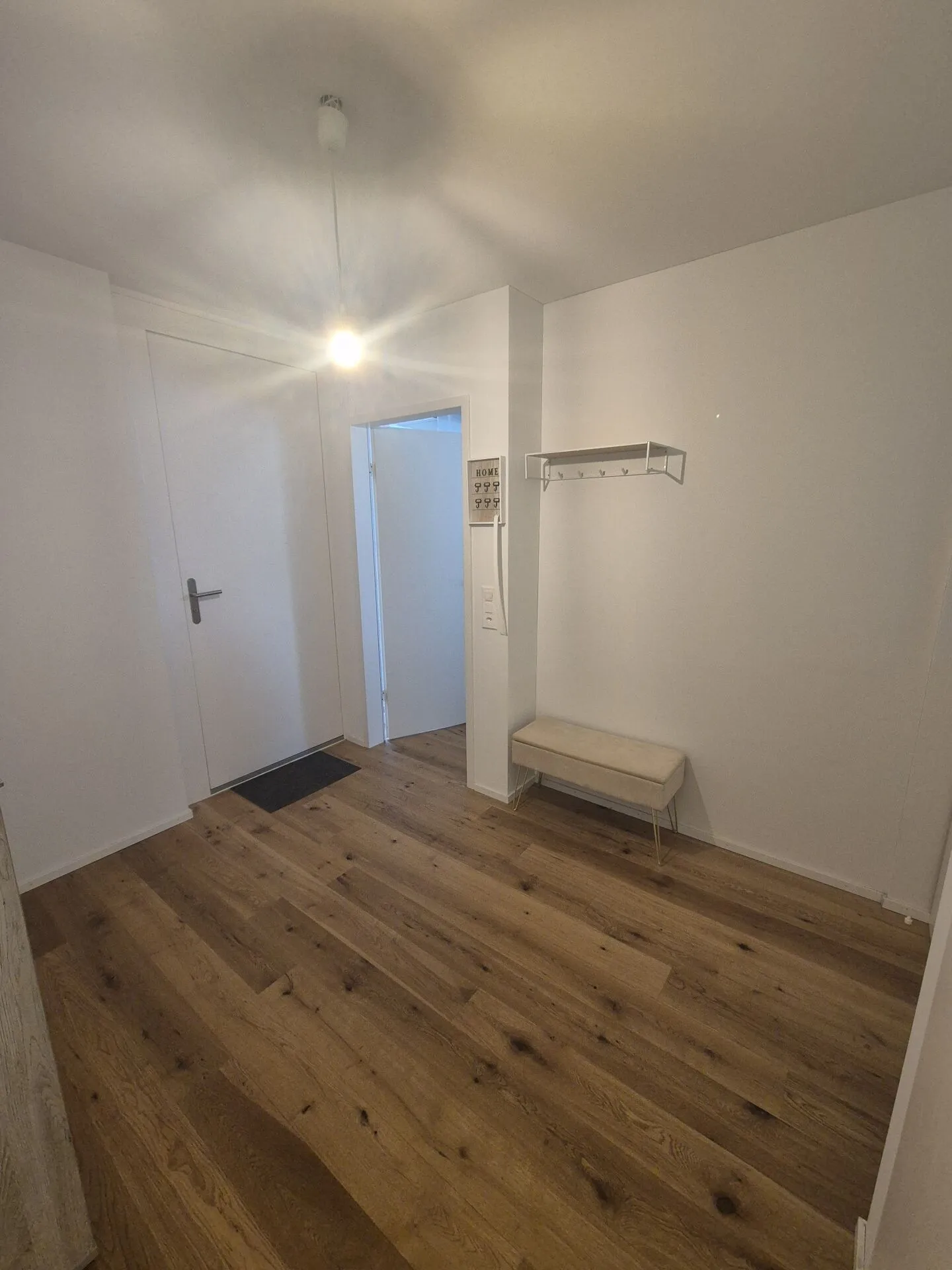 Moderne, charmante und gepflegte 2,5-Zimmerwohnung - Ihr neues Zuhause! - Foto 3 von 5