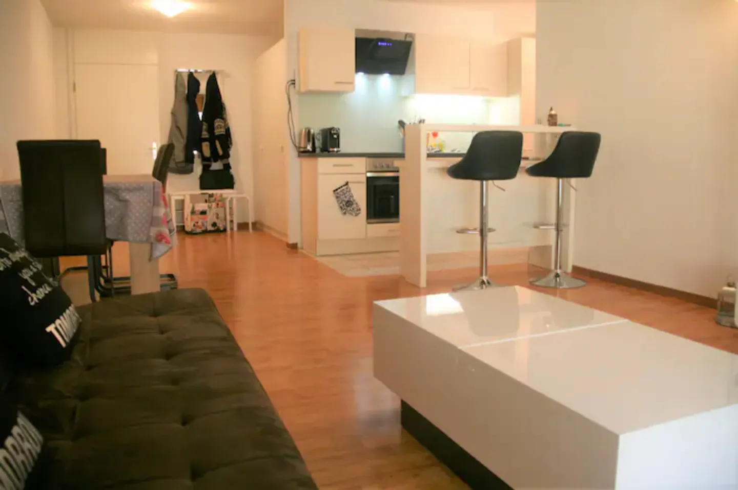 Appartamento affascinante di 2,5 stanze con terrazza a Torgon - Foto 1 di 9