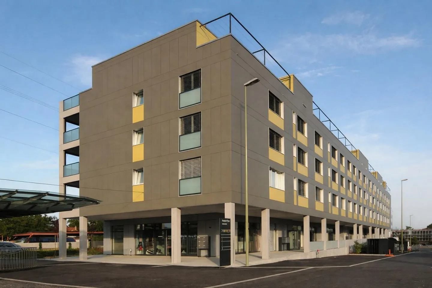 Modern commercial space / studio for rent in a prime location in Dübendorf! - Photo 1 of 6