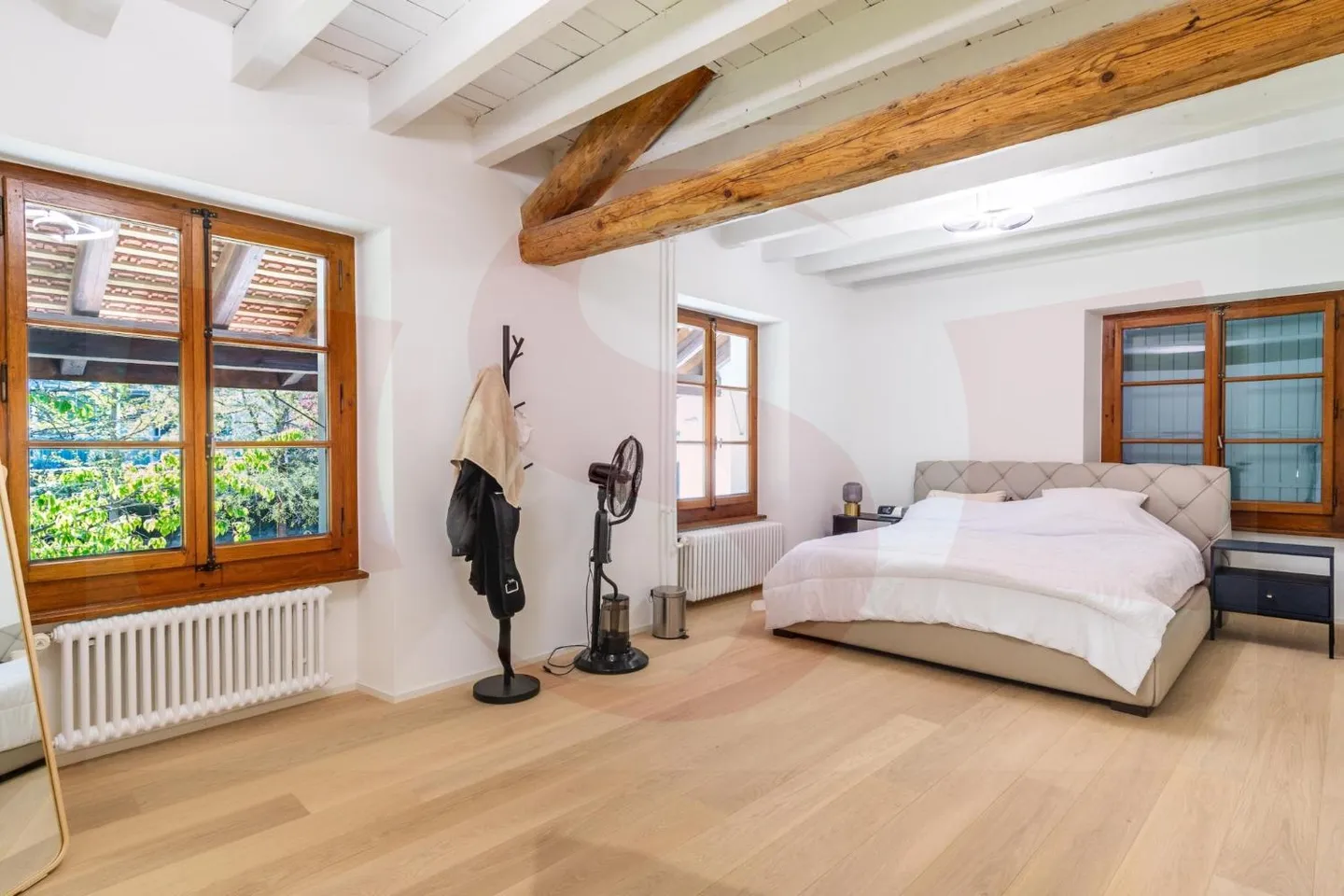 14-Room House - Photo 7 of 11