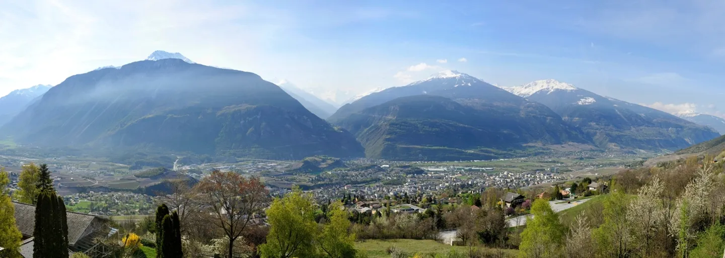 Moderne Reihenhaus mit 3,5 Zimmern und Balkon, Sierre - Neubau! - Foto 1 von 9
