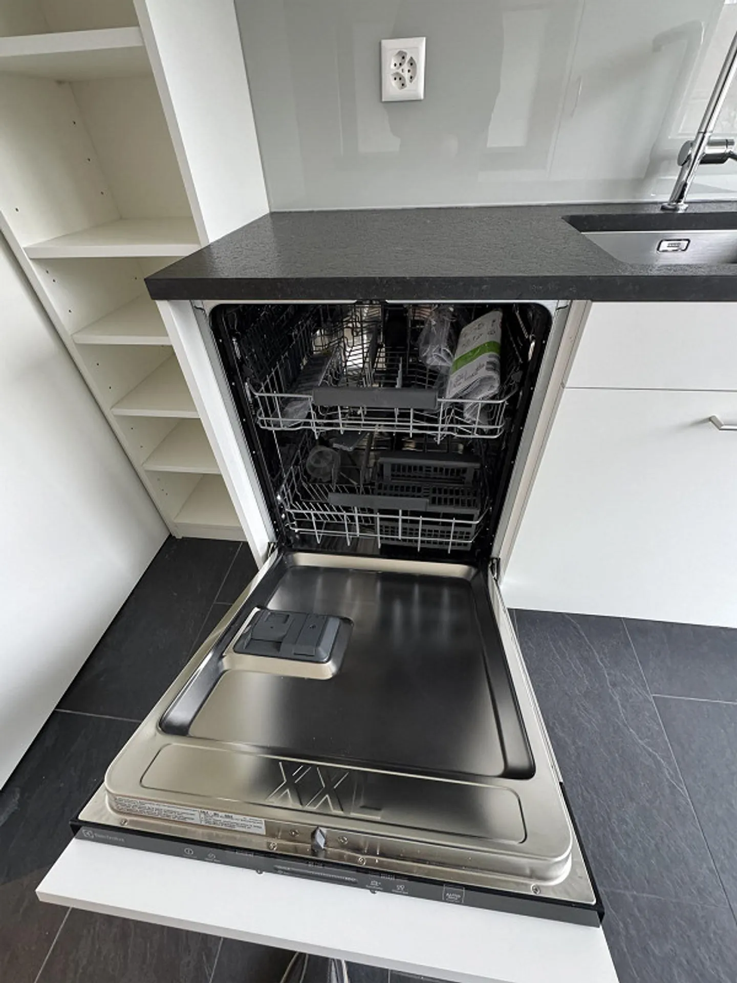 Recently renovated, bright 5-room apartment at Lindenplatz in Allschwil - Photo 6 of 24