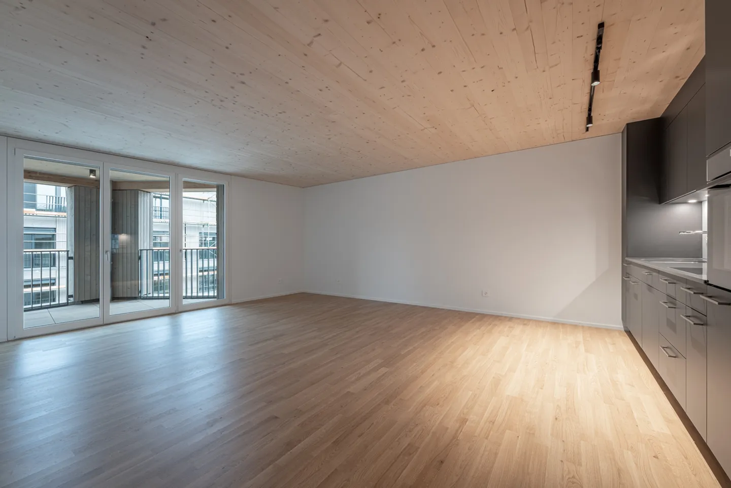 2.5 Room Apartment - Photo 3 of 9