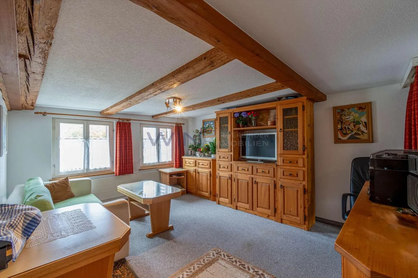 Residential building for sale - Photo 2 of 3