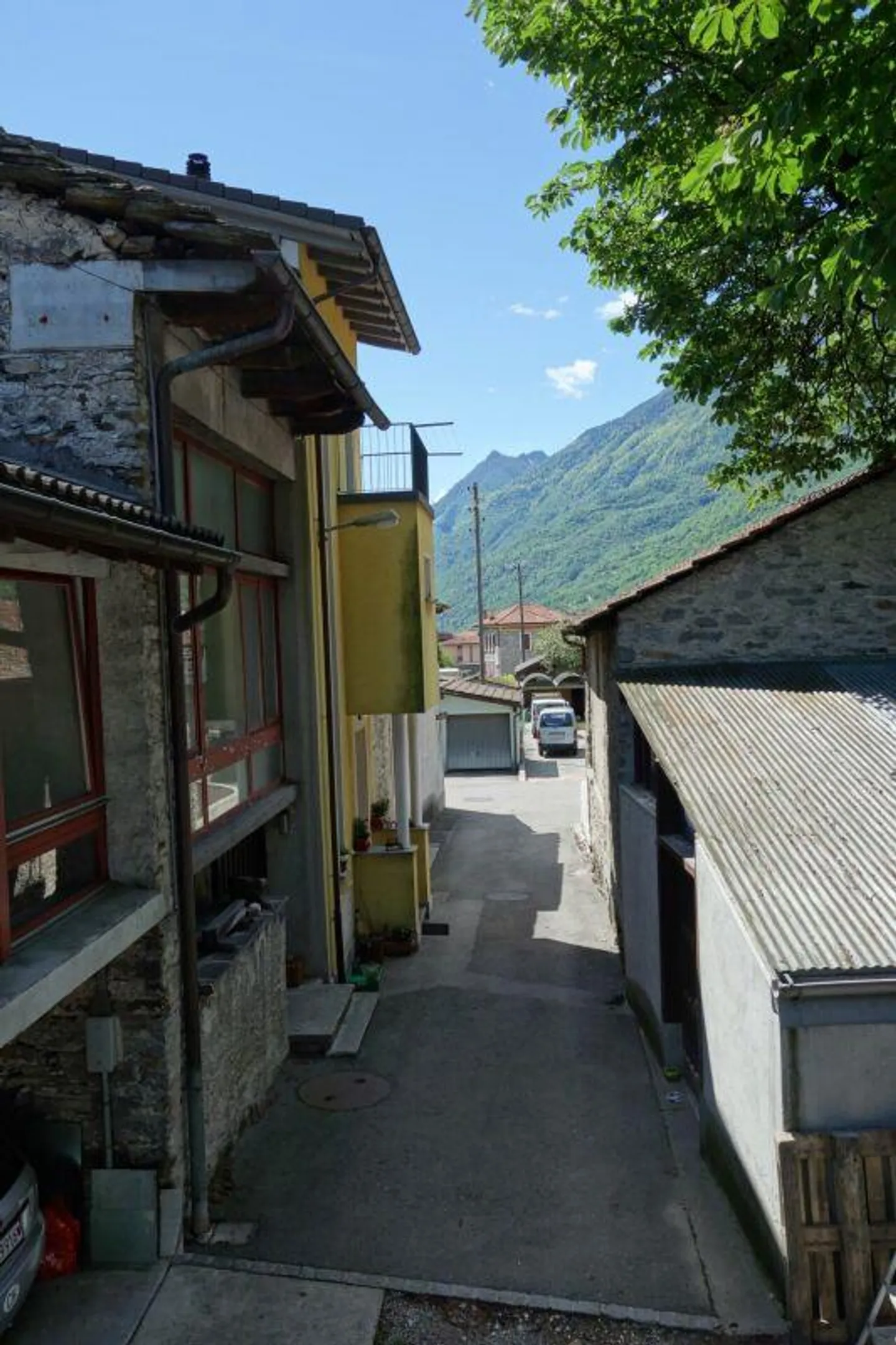 Terrain de 1289 m2 avec licence approuvée - Photo 2 sur 9