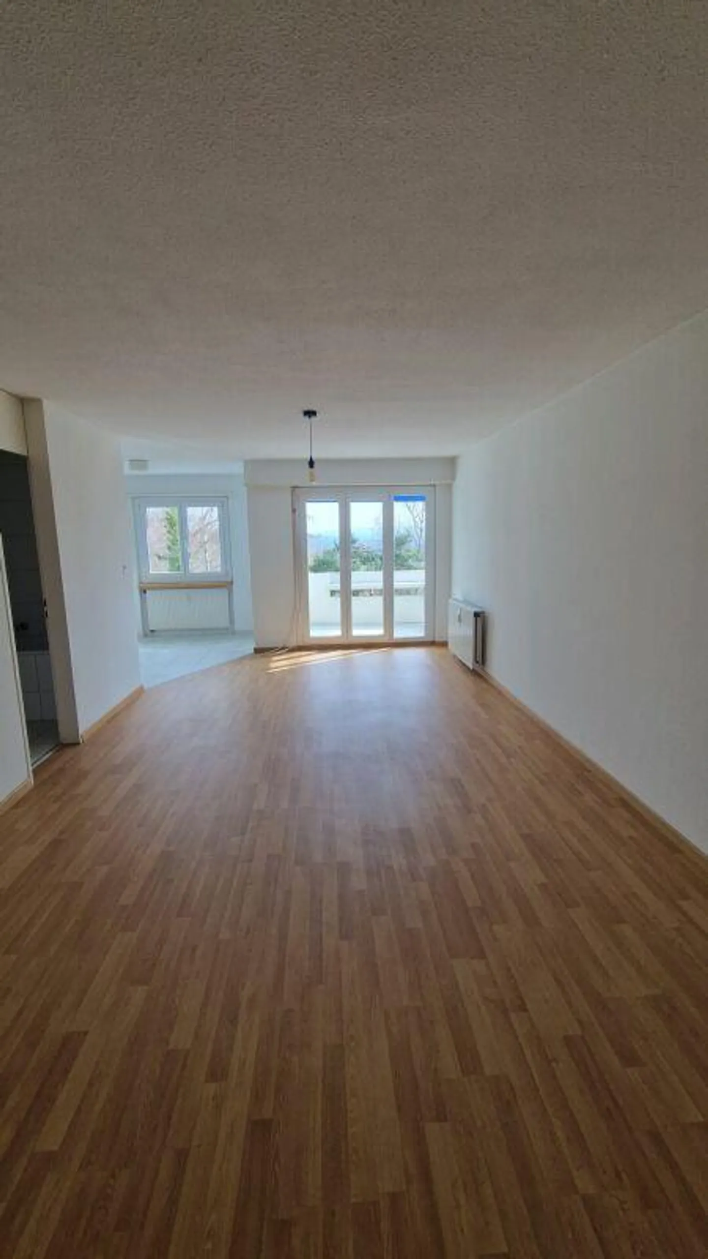 Charming 2.5 Room Apartment - Photo 5 of 6