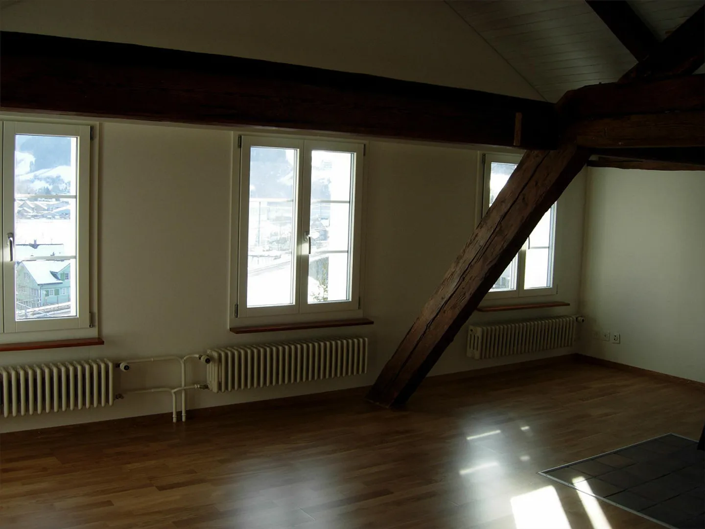 Appartement sous les combles de 3,5 pièces - Photo 1 sur 9