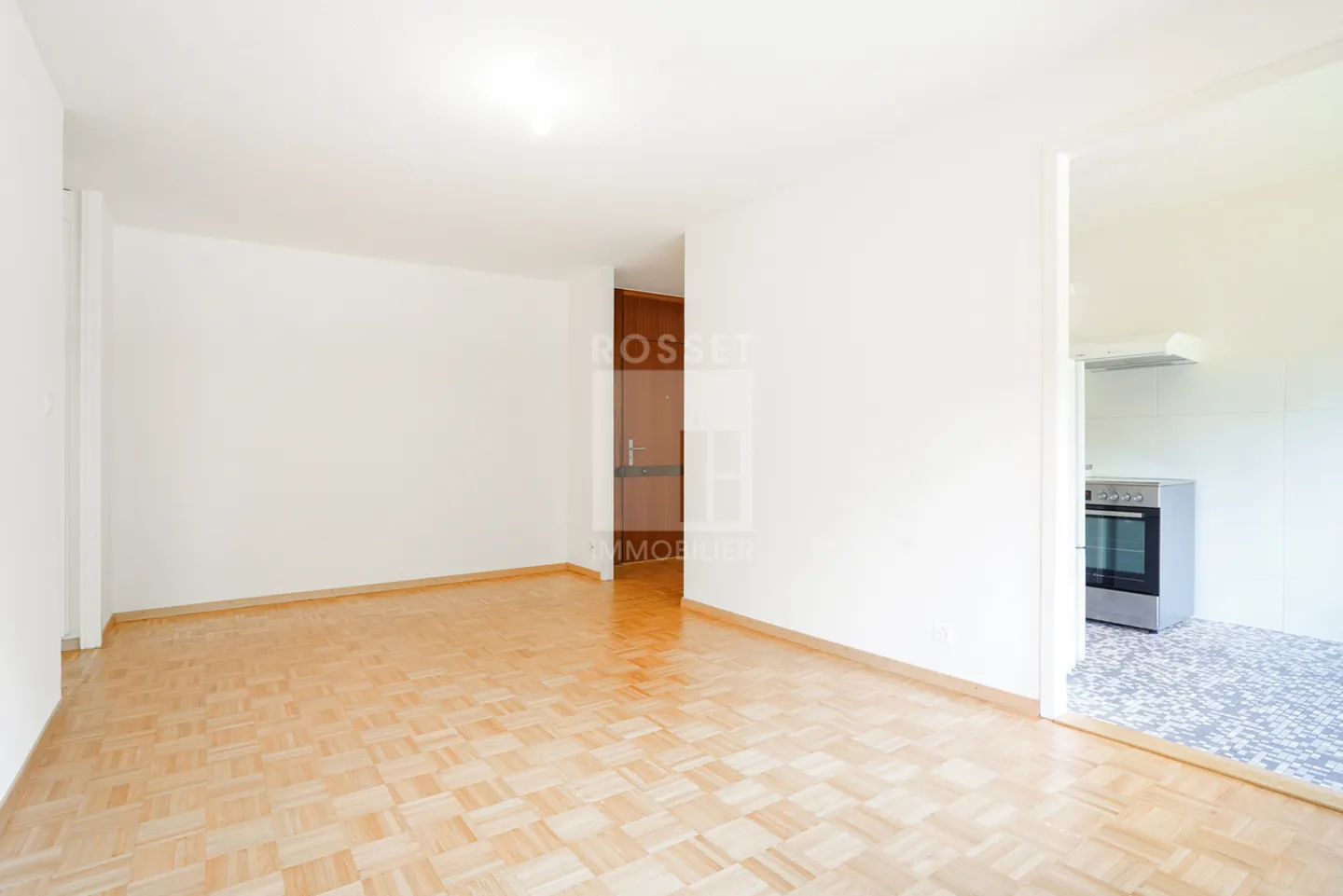 In Esclusiva: 3 locali in un angolo di verde - Foto 3 di 8