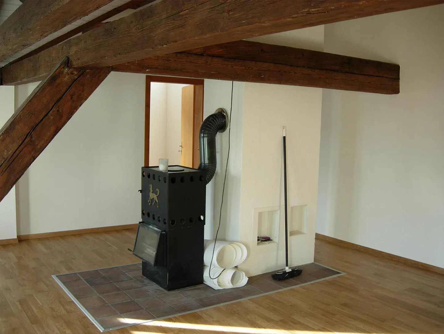 Appartement sous les combles de 3,5 pièces - Photo 3 sur 9