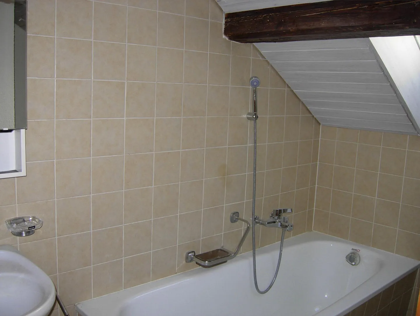 Appartement sous les combles de 3,5 pièces - Photo 4 sur 9