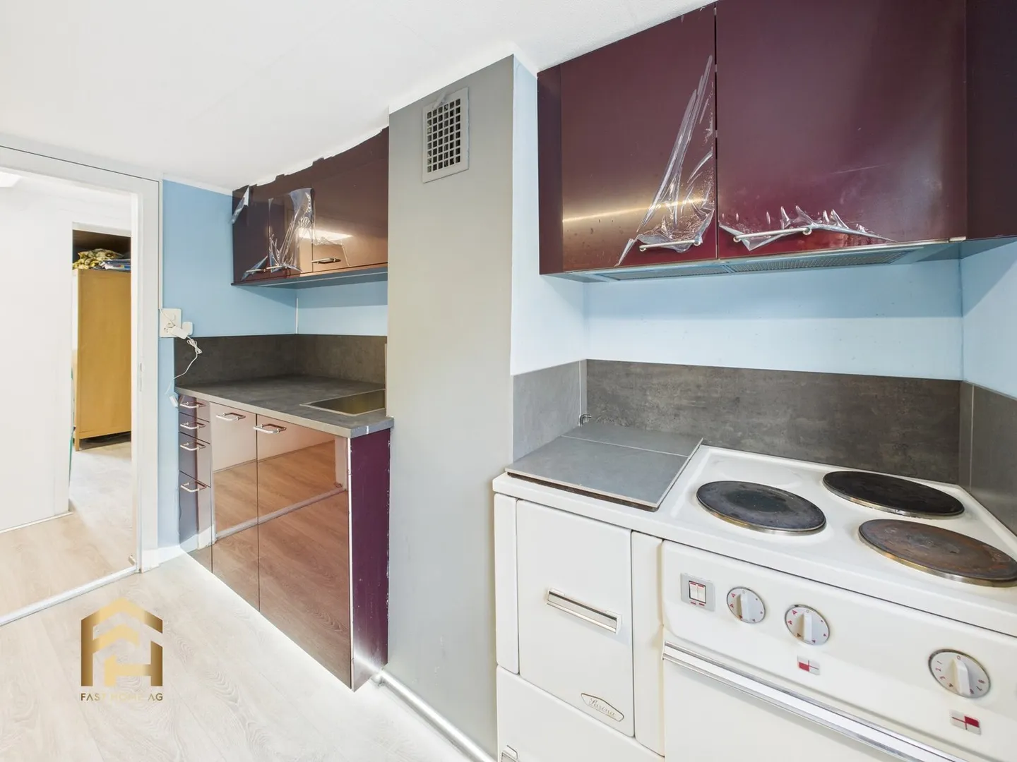 Cozy 3.5 Room Apartment with Balcony and Alpine View in Ulrichen - Photo 4 of 13