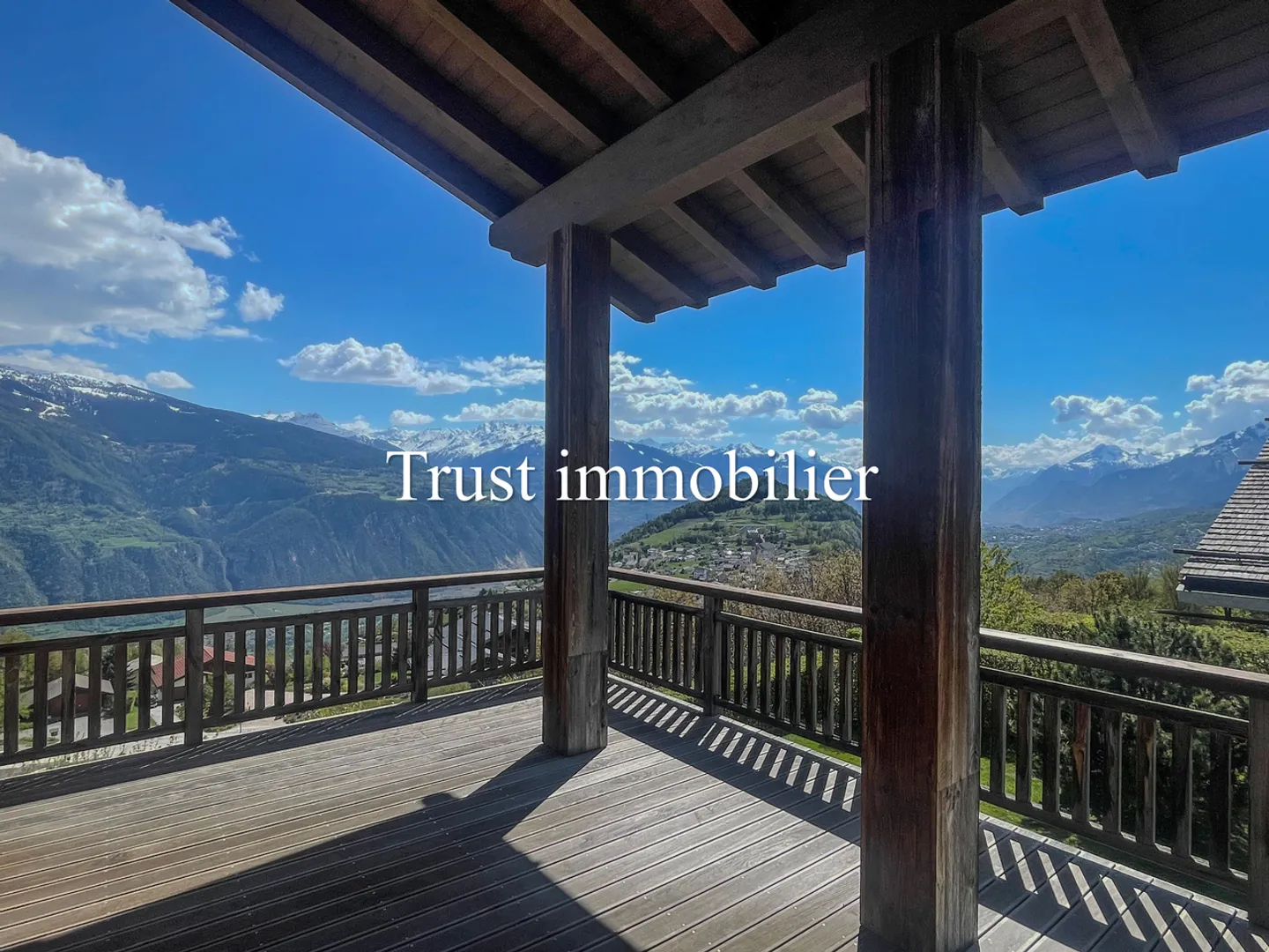 6021. Chalet d'exception avec vue panoramique à Sergnou, Lens - Photo 3 sur 30