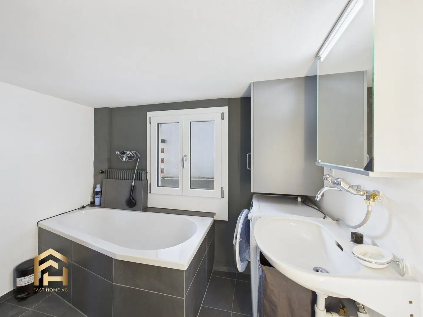 Cozy 3.5 Room Apartment with Balcony and Alpine View in Ulrichen - Photo 10 of 13