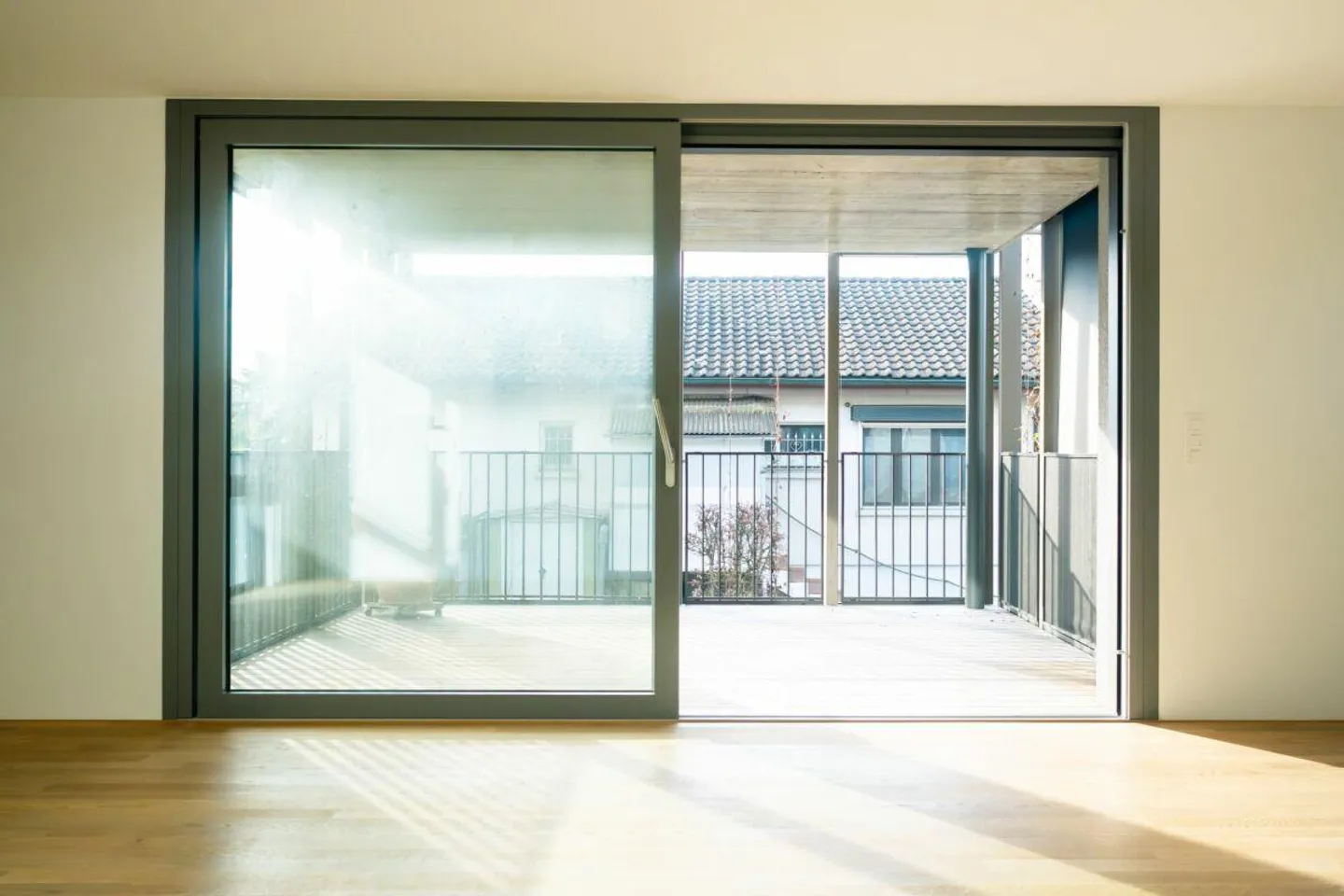 Appartement quasi neuf avec grande terrasse couverte au cœur de See... - Photo 4 sur 12