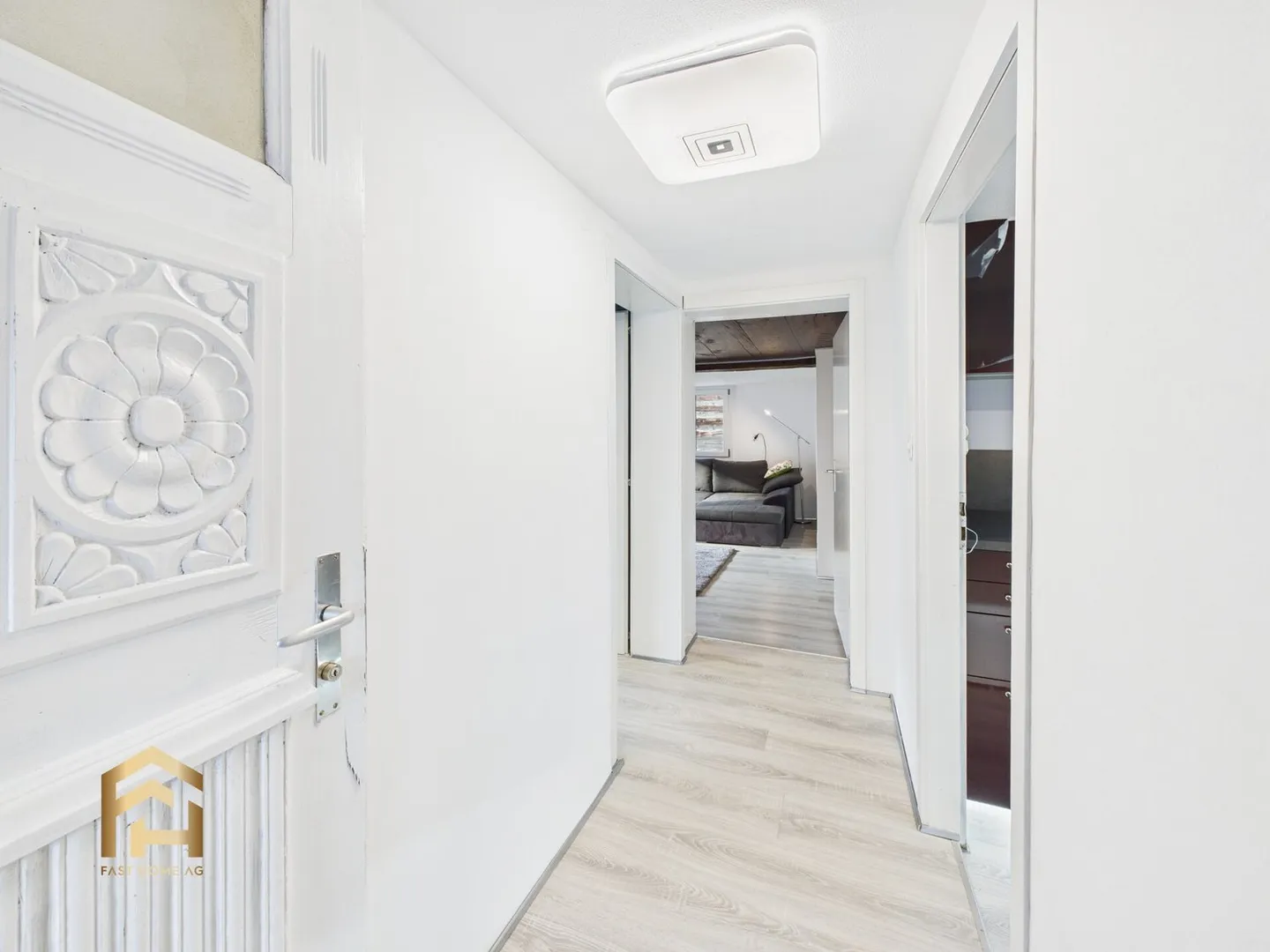 Cozy 3.5 Room Apartment with Balcony and Alpine View in Ulrichen - Photo 12 of 13