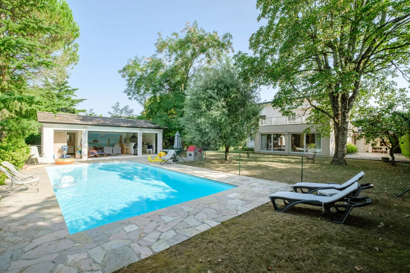 Schönes Einfamilienhaus mit Pool in Corsier - Foto 1 von 4
