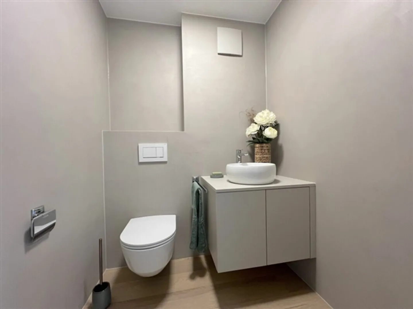 Exclusive living experience with style - within walking distance to the center of Einsiedeln - Photo 11 of 18