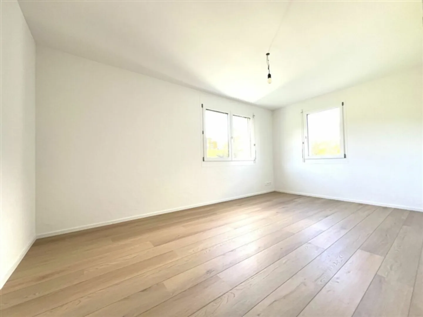 Exclusive living experience with style - within walking distance to the center of Einsiedeln - Photo 13 of 18