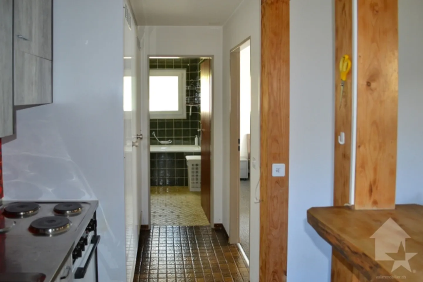 3.5-room apartment of 80 m2 on 2 floors, view of the Alps - Photo 7 of 13