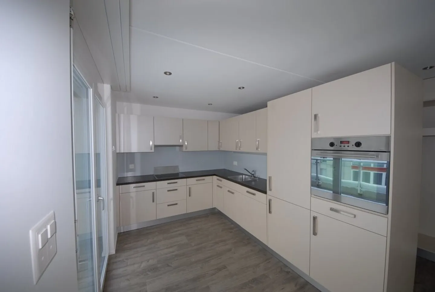 Beautiful Living - Photo 5 of 8