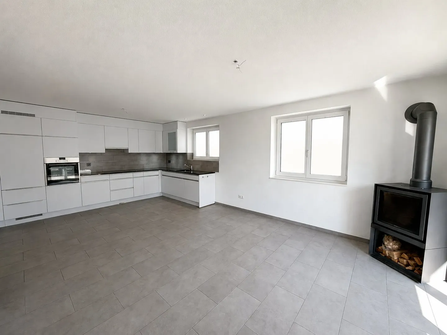 Appartement Moderne avec Terrasse - Photo 2 sur 13