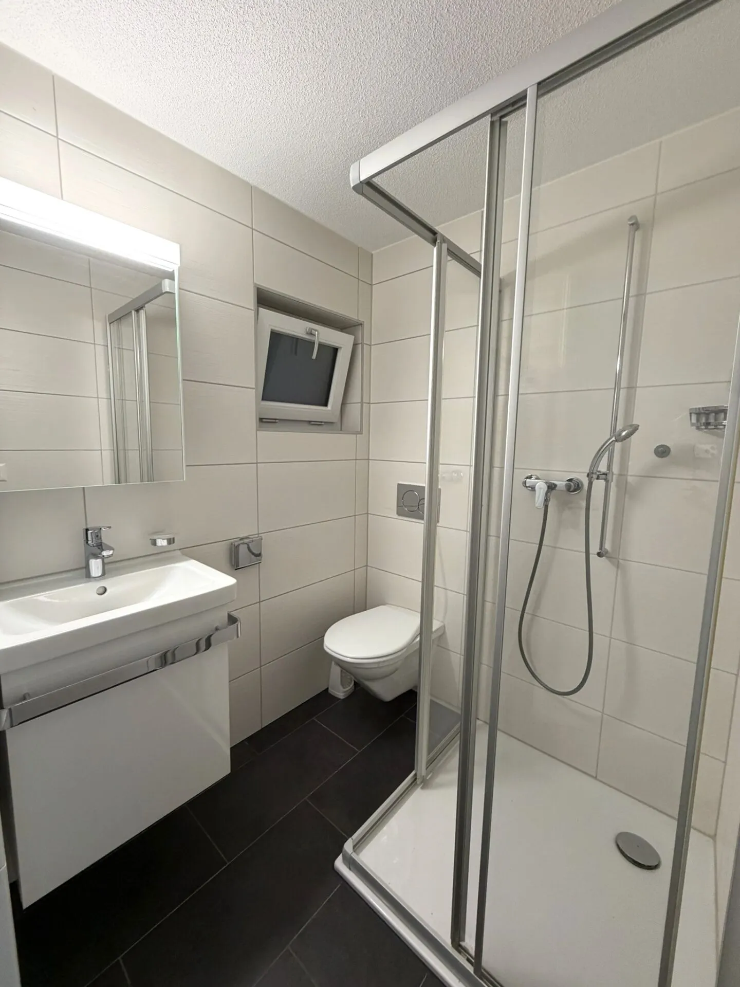 Appartement Moderne avec Terrasse - Photo 12 sur 13