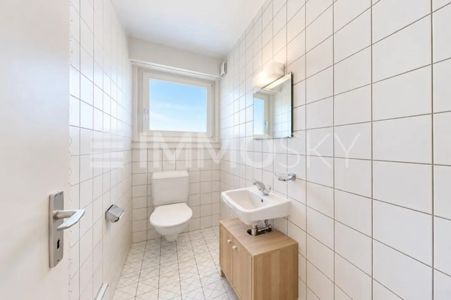 2,5 Zimmer im obersten Stock mit Aufzug - Foto 4 von 8