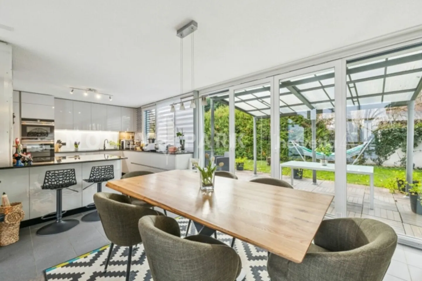 Single house for sale - Photo 2 of 10