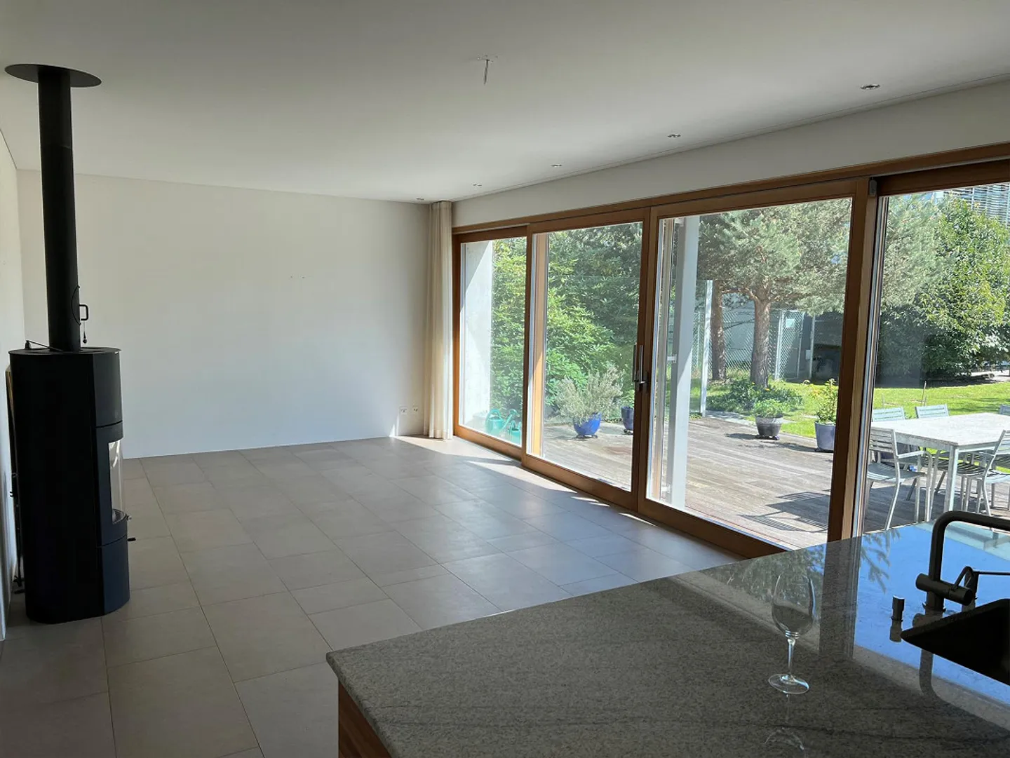 Living like in a single-family home - modern apartment near the lake with a large terrace - Photo 3 of 10