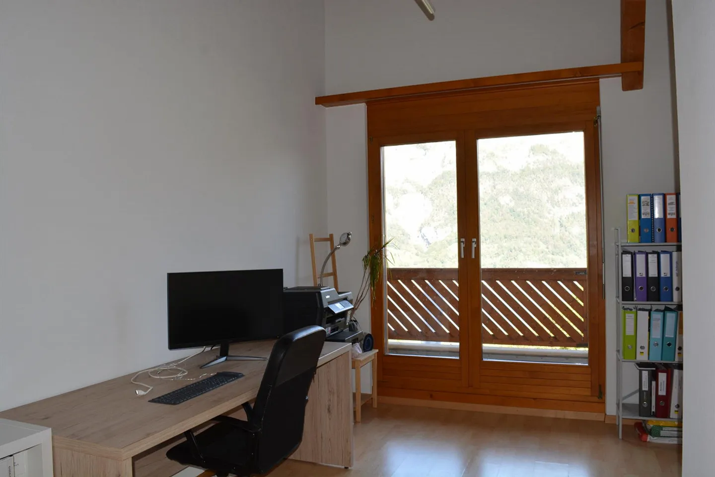 Casa a schiera di 4,5 stanze in una zona residenziale assolutamente tranquilla - Foto 5 di 14