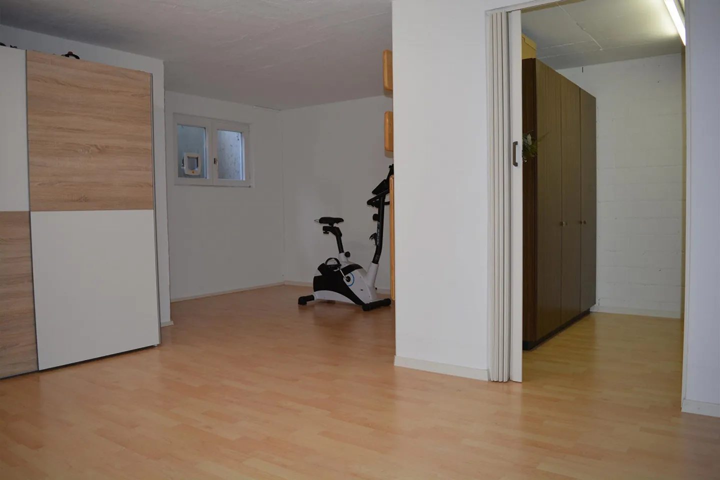 Casa a schiera di 4,5 stanze in una zona residenziale assolutamente tranquilla - Foto 9 di 14