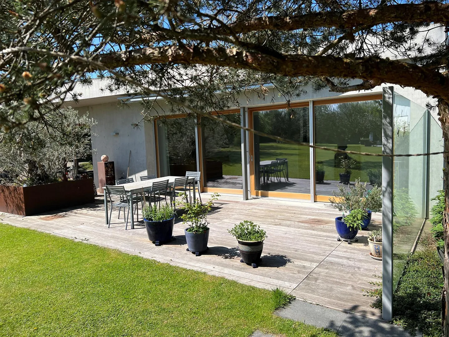 Living like in a single-family home - modern apartment near the lake with a large terrace - Photo 2 of 10