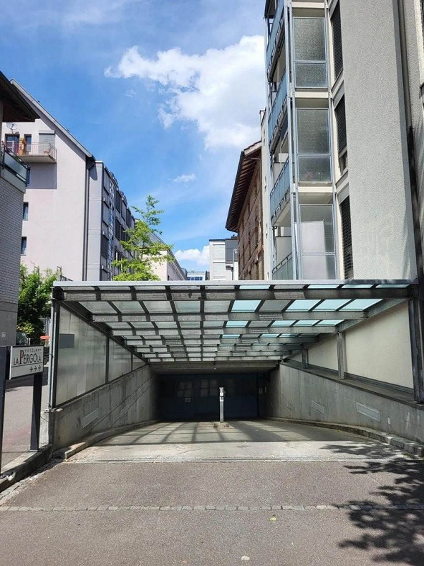 Mattenhof: Parking spaces for rent - Photo 1 of 2