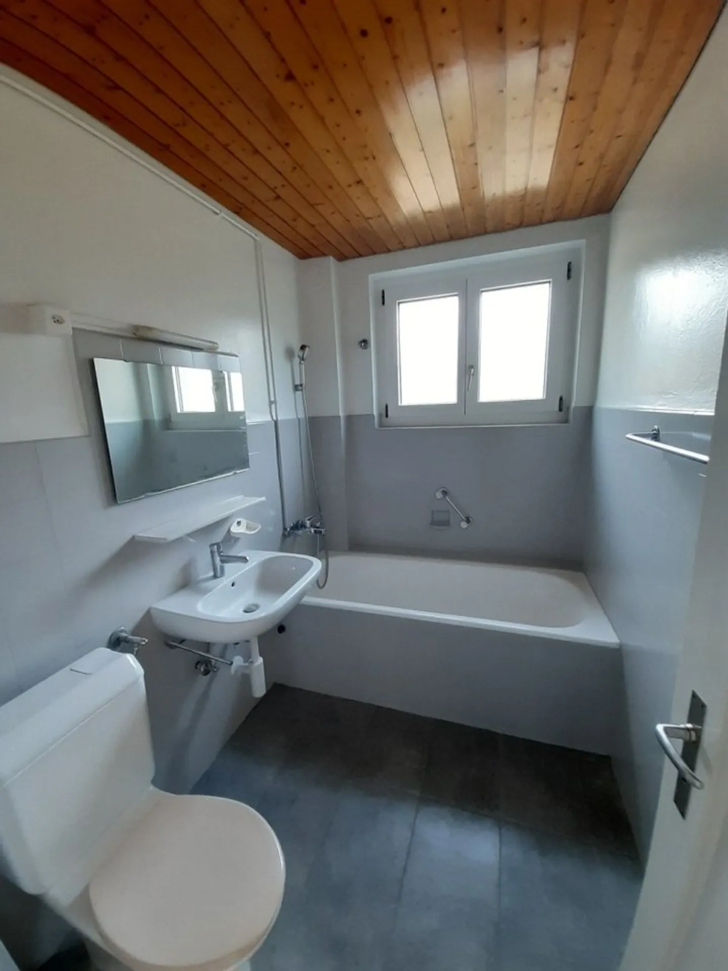 02065 - Wohnung 3 Zimmer - Etangs 26 - Le Locle - Foto 2 von 9