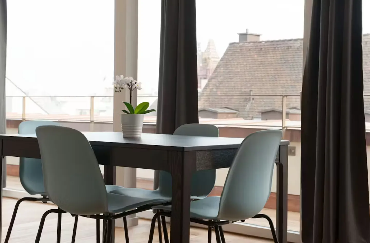 Charming Apartment in Basel - Photo 6 of 10