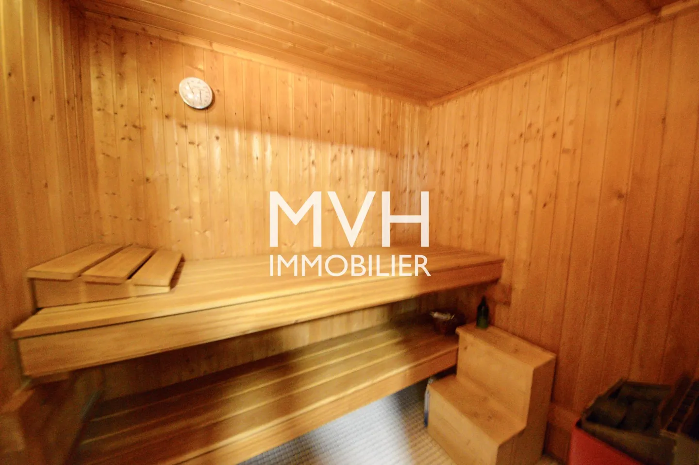 Geräumige Villa mit Pool - Foto 11 von 13