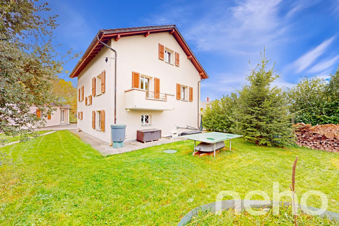 Einfamilienhaus mit unabhängigem Studio in der Nähe des Bahnhofs Boudry! - Foto 1 von 13