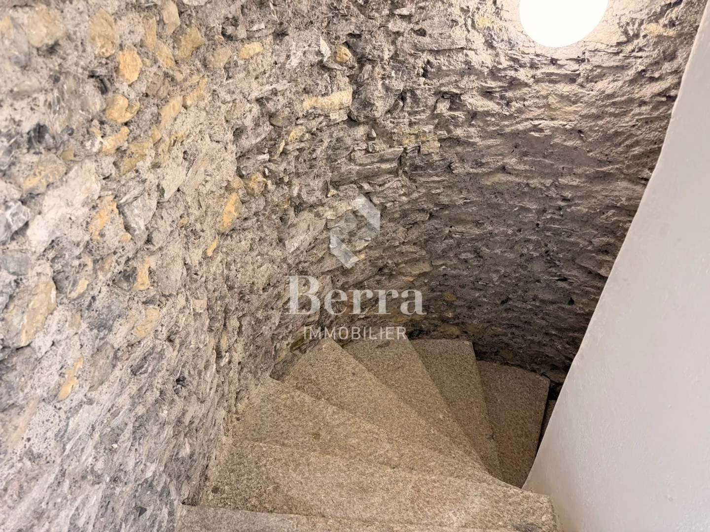 Proprietà d'investimento ristrutturata - Foto 13 di 16