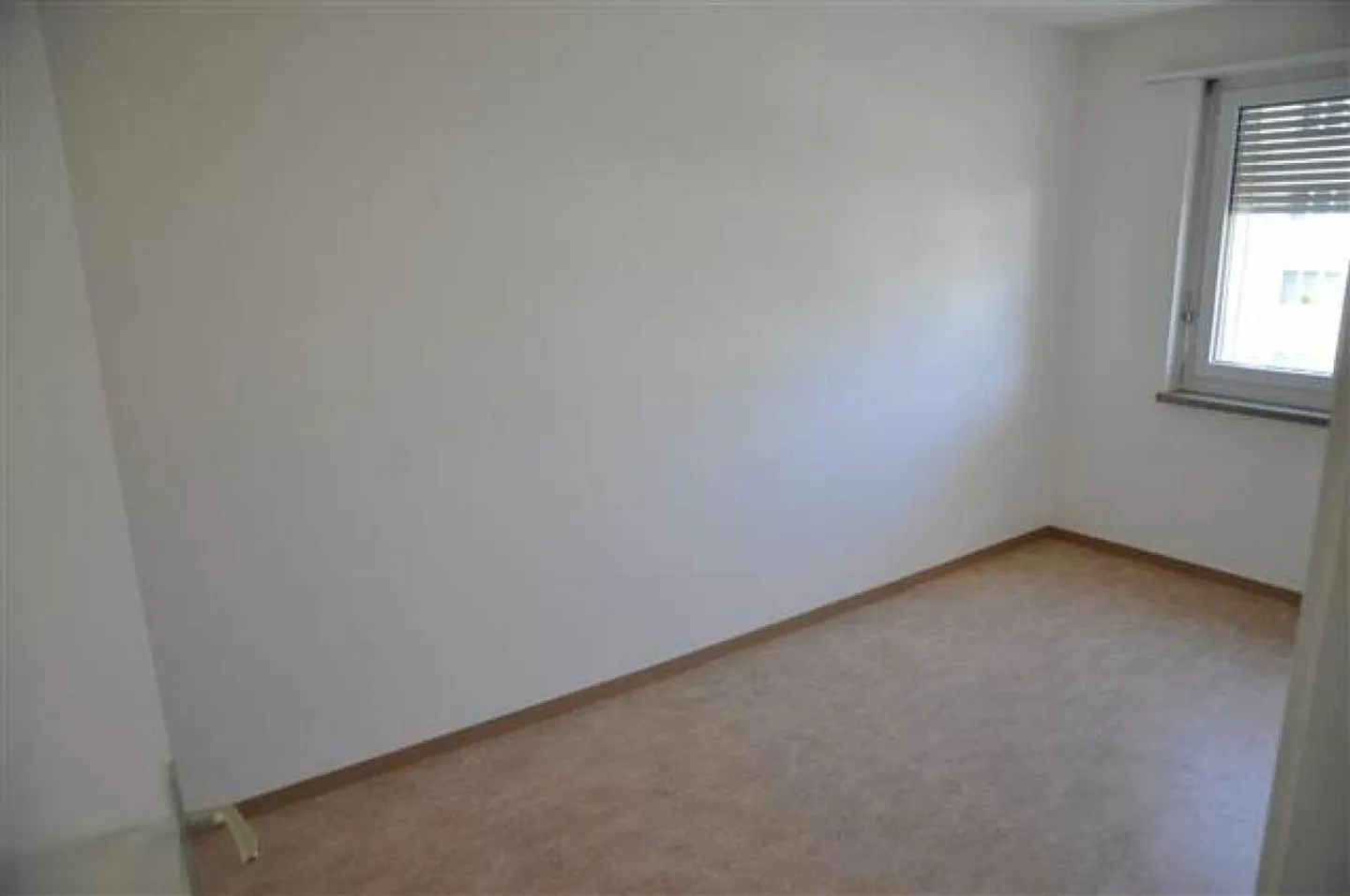 Bright 3.5 room apartment - Photo 7 of 8