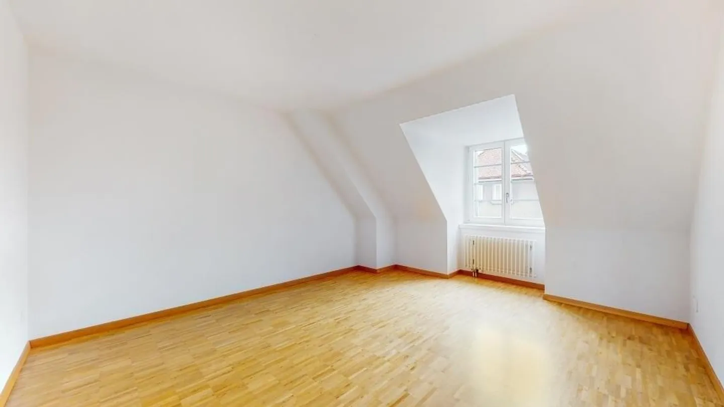 Appartement penthouse lumineux et moderne de 2,5 pièces - Photo 5 sur 9